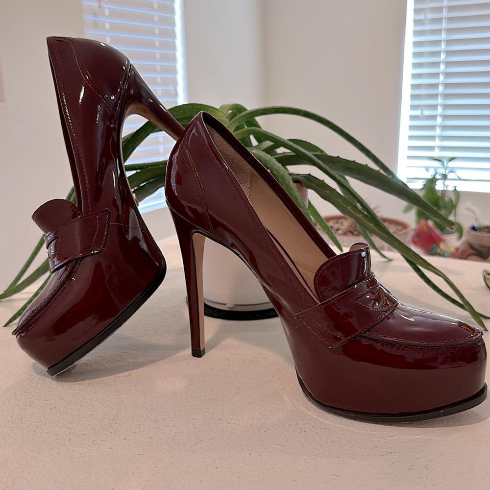 Gorgeous Pour La Victoire Patent Leather Burgundy Platform Heels❣️ - Picture 9 of 16